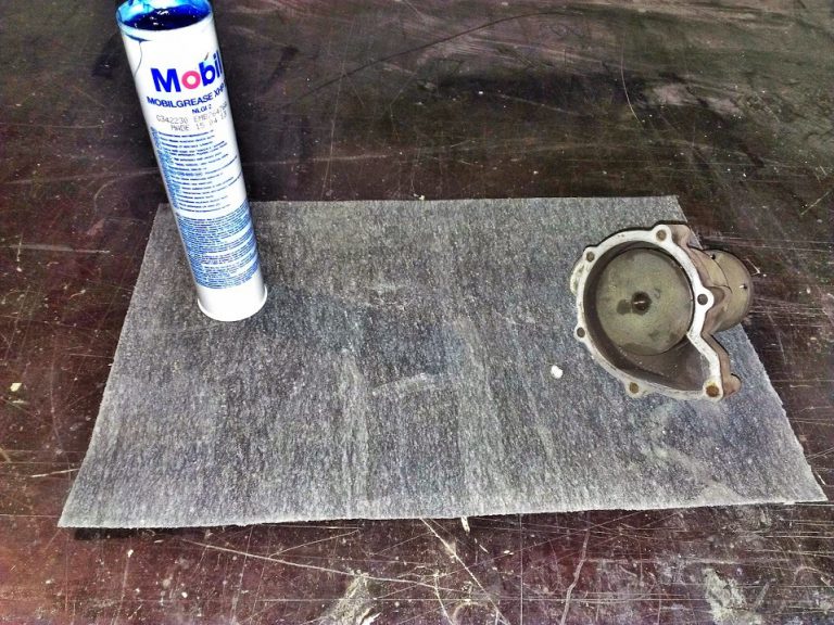 Прокладка под топливный насос паронитовая штатная