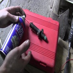 Как очистить форсунки инжектора в гараже