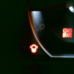 Почему собирается вода в топливном фильтре и как её слить