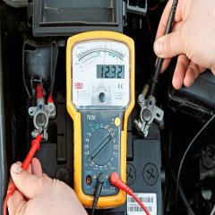 Какое напряжение должно быть на аккумуляторе автомобиля