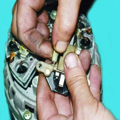 Как возбудить генератор без аккумулятора по схеме