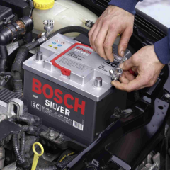 Как снять аккумулятор с машины